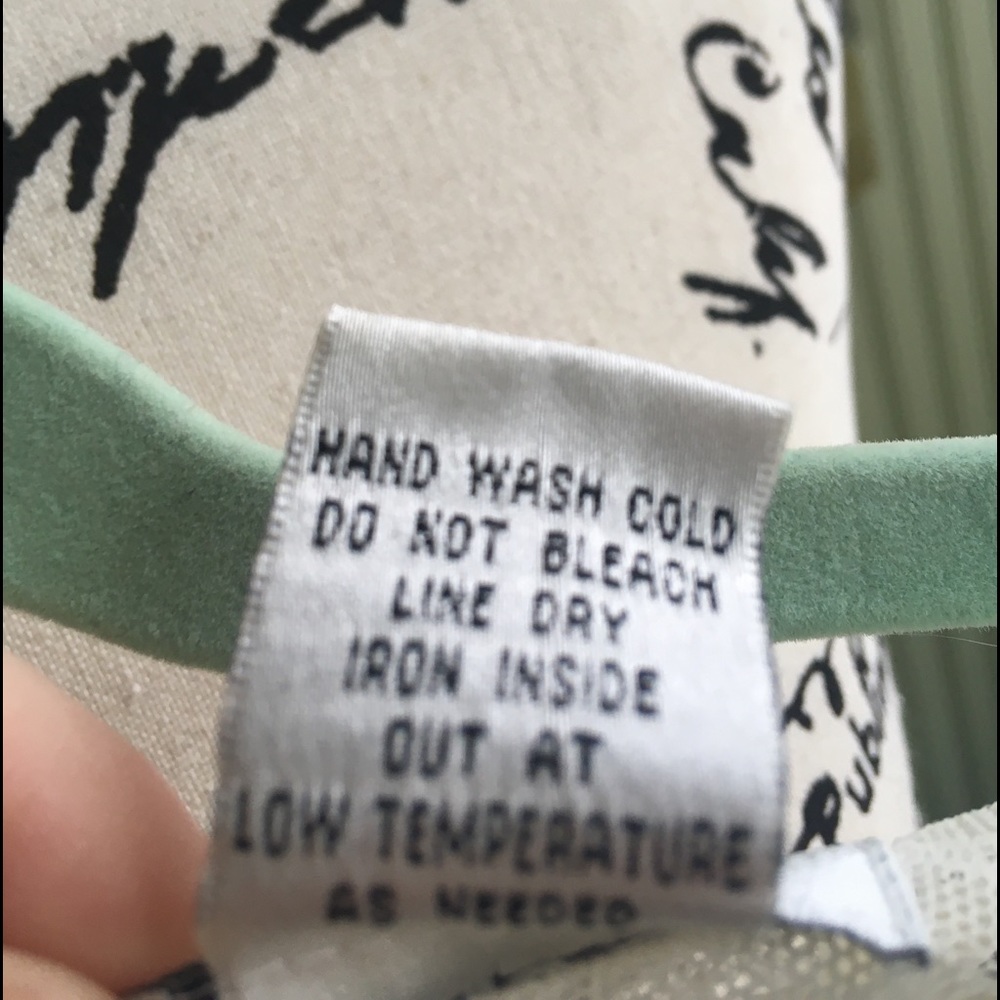 Adorable lace top - Picture 6 of 7